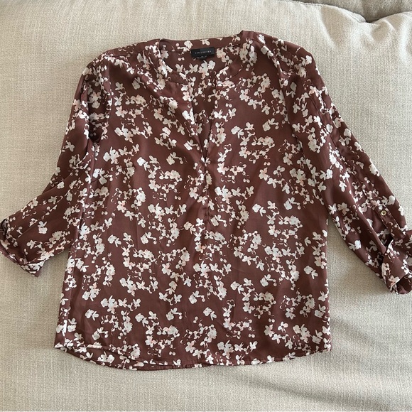 The Limited Brown Floral Pattern 3/4 Sleeve Shirt. Size Medium - Picture 6 of 13